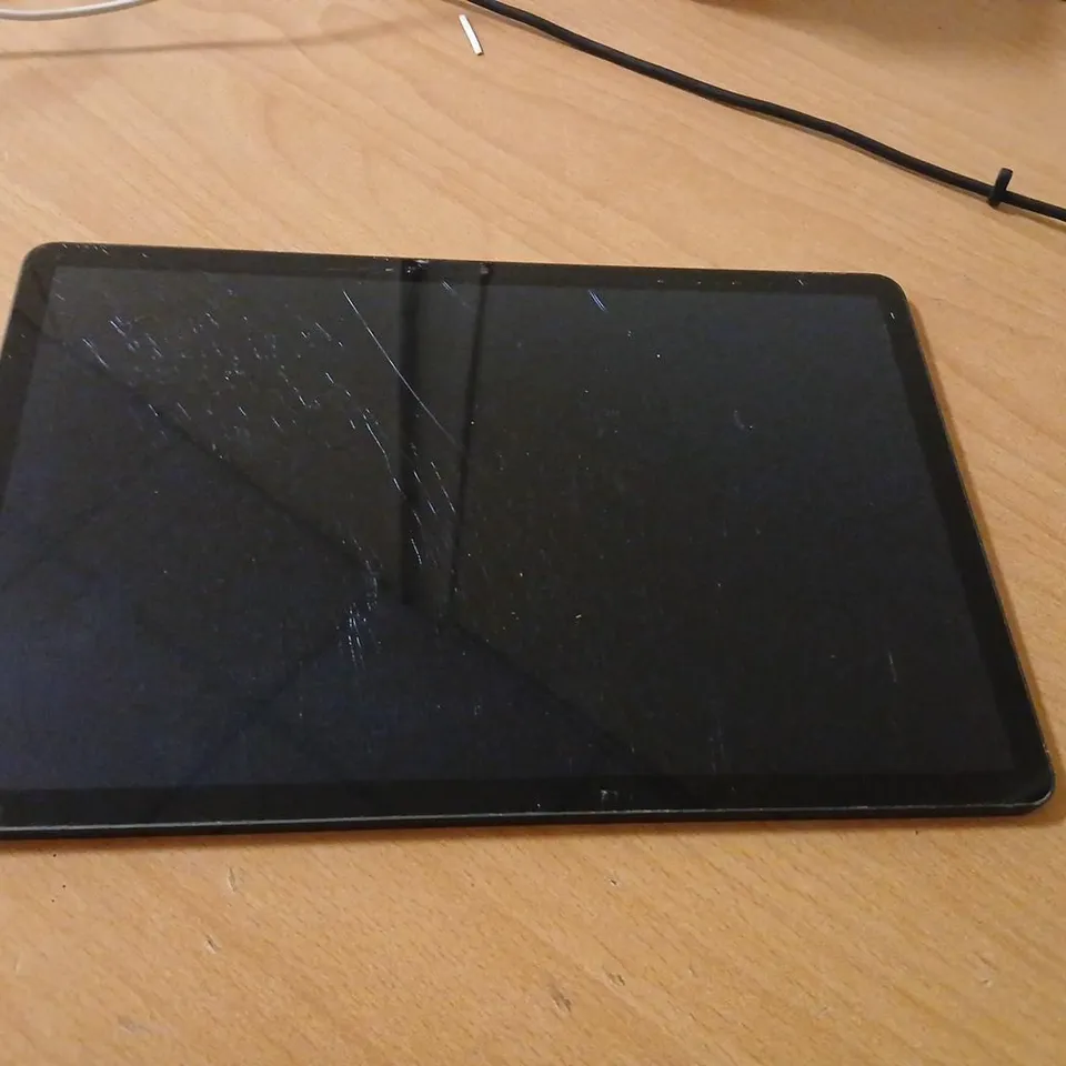 SAMSUNG GALAXY TABLET – BLACK, CRACKED SCREEN 