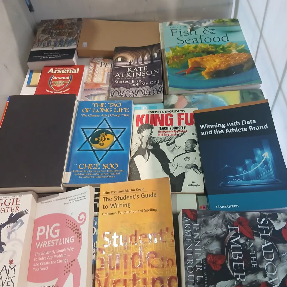LARGE QUANTITY OF ASSORTED FICTION AND NON FICTION BOOKS