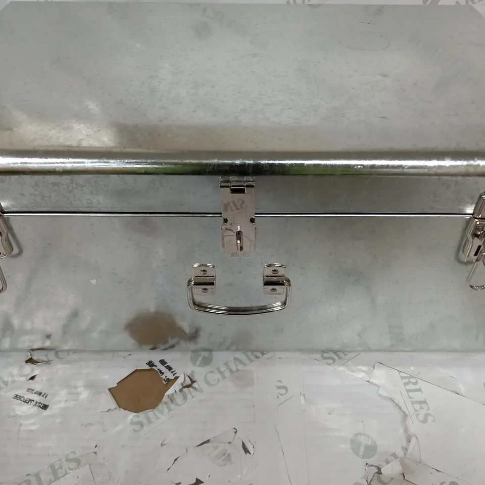 BOXED BUNDLEBERRY BY AMANDA HOLDEN SET OF GALVANISED OUTDOOR TRUNKS