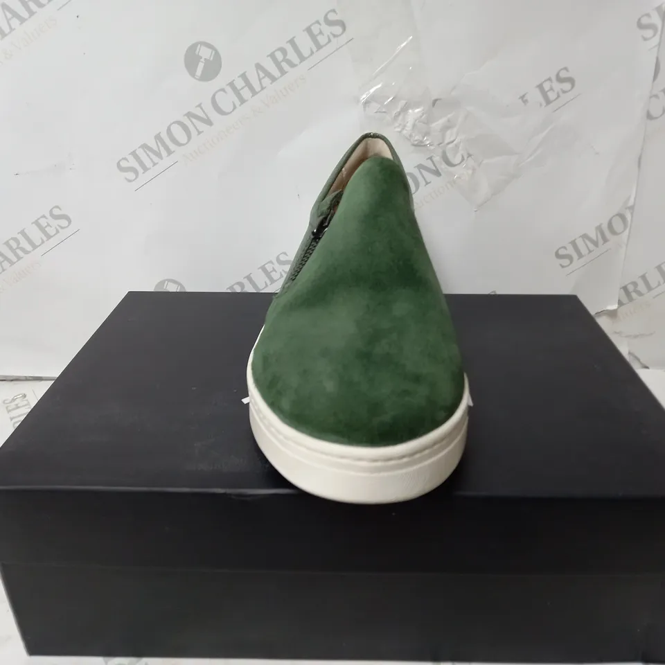 BOXED PAIR OF NATURALIZER PLATFORM SLIP ON SHOES IN GREEN - SIZE 6