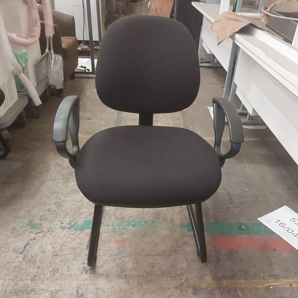 BLACK UPHOLSTERED OFFICE CHAIR