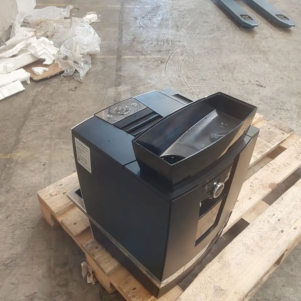 JURA GIGA COMMERCIAL COFFEE MACHINE