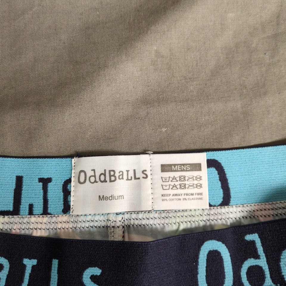 ODDBALLS MEN'S T-SHIRT & MULTICOLOUR PRINT SHORTS SET – MEDIUM