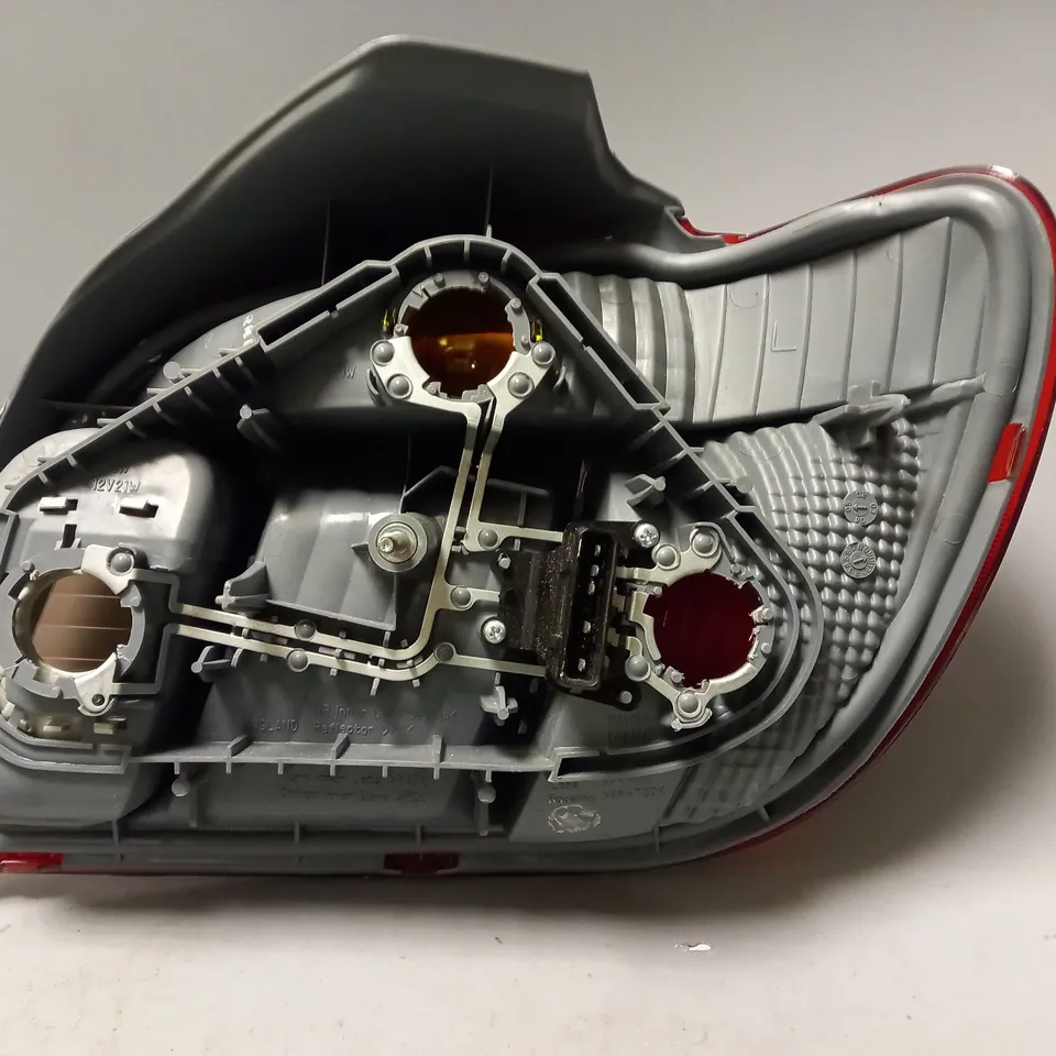 UNKNOW CAR REAR TAIL LIGHT 
