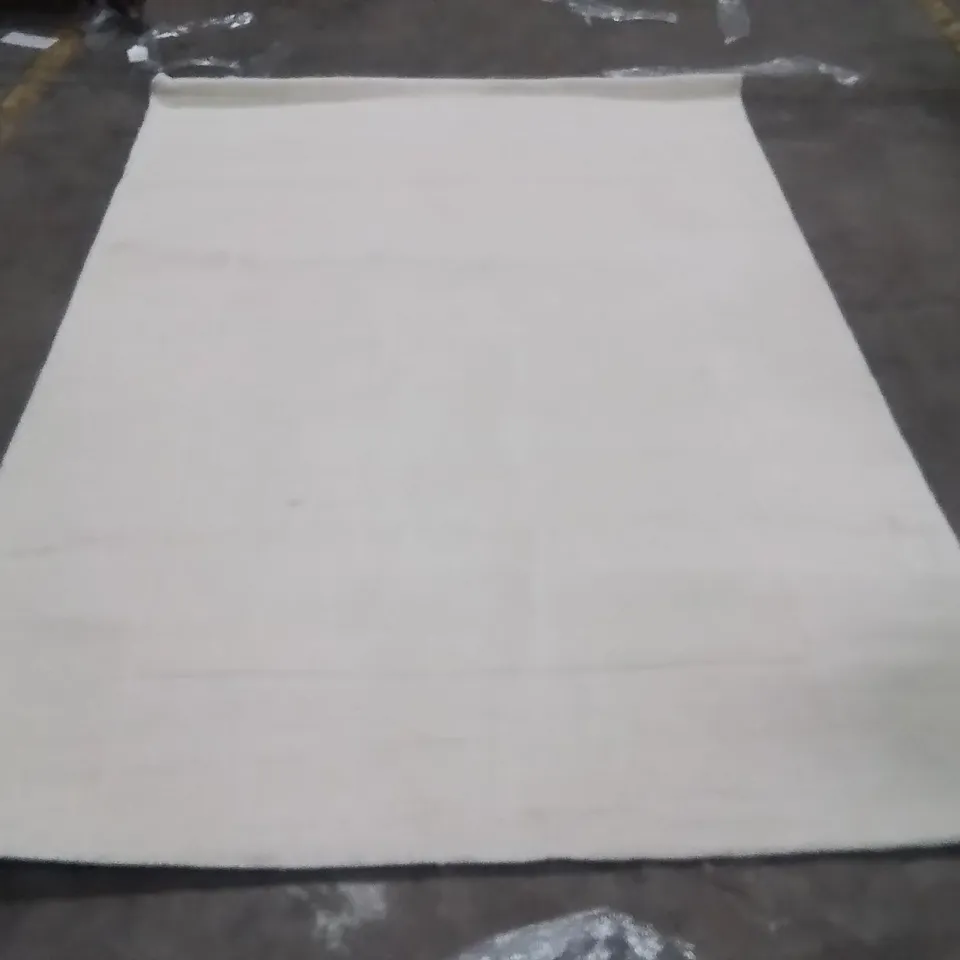 QUALITY DESIGNER AREA RUG - APPROXIMATELY 230X160CM