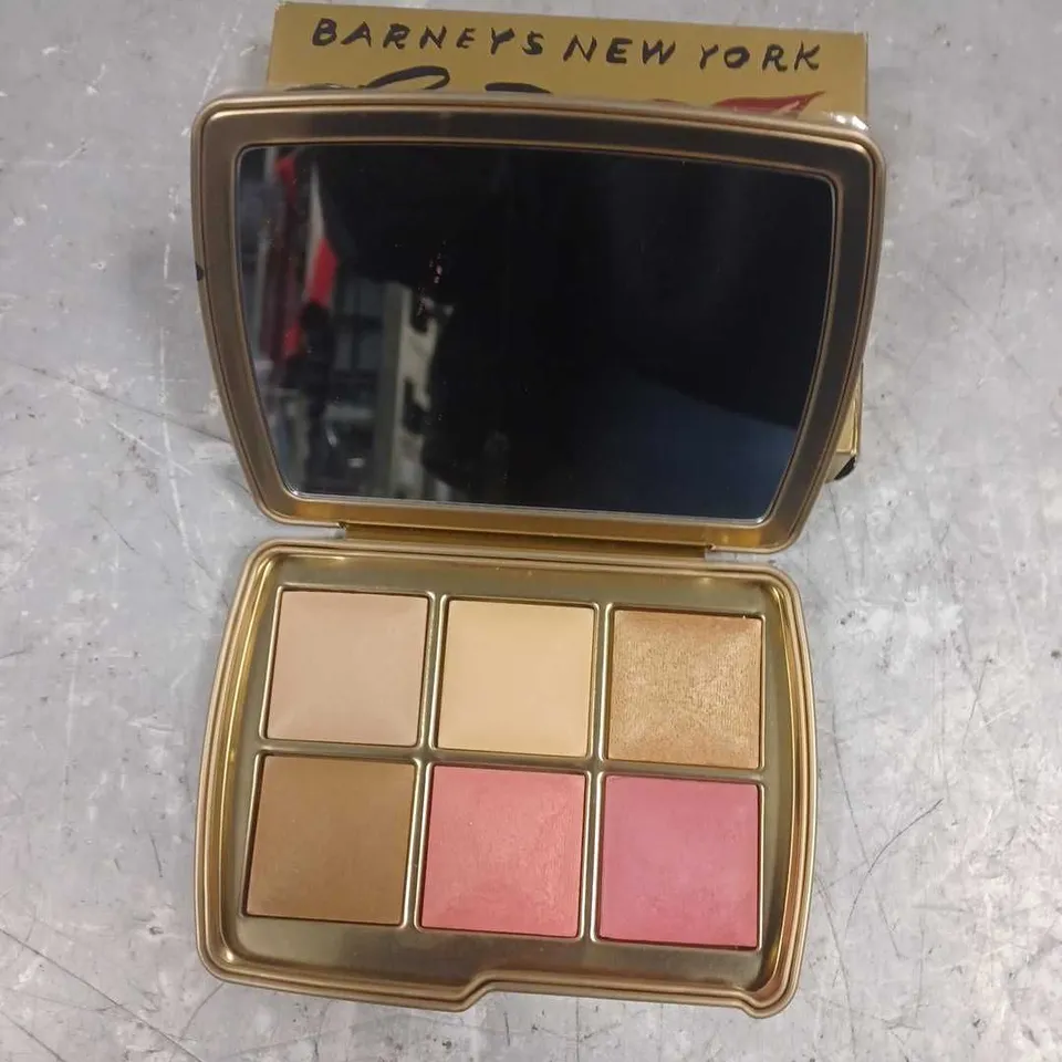 BOXED HOURGLASS X BARNEYS NEW YORK HIGHLIGHTER PALETTE 