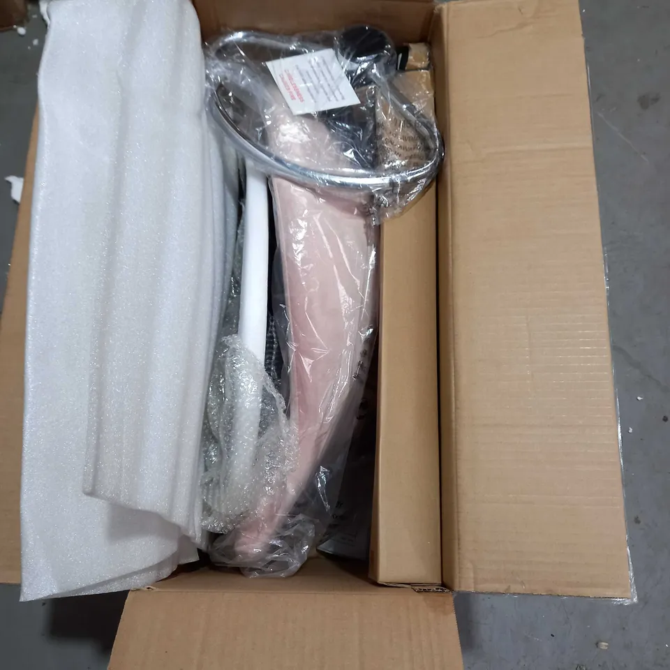 DAHLIA GAS LIFT BAR STOOL