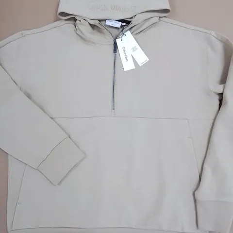CALVIN KLEIN COMFORT FIT HALF ZIP HOODIE IN CREAM - M