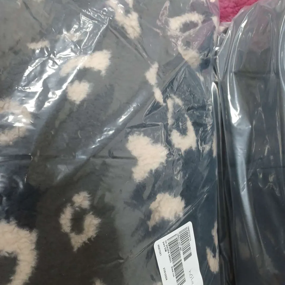 APPROX 8 MIXED COATS ALL SIZES AND DIFFERENT DESIGNS