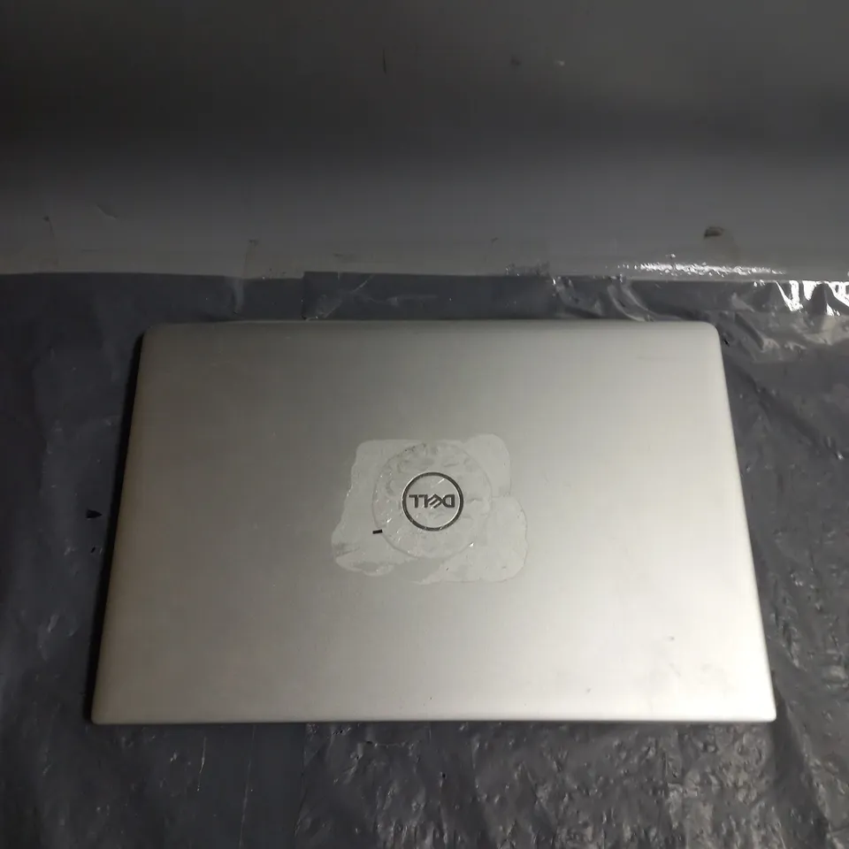 DELL INSPIRON P116G LAPTOP IN SILVER