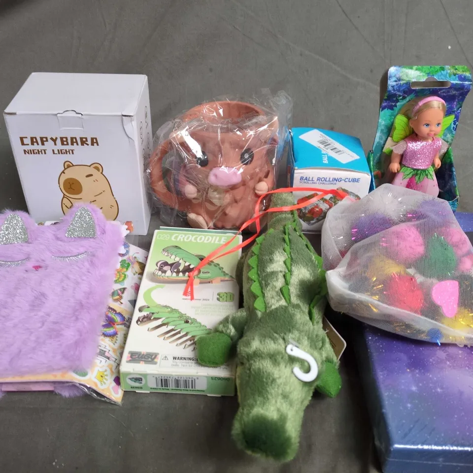 APPROXIMATELY 10 ASSORTED TOYS & GAMES PRODUCTS TO INCLUDE TEDDIES, WRITING PAD AND STAR TREK