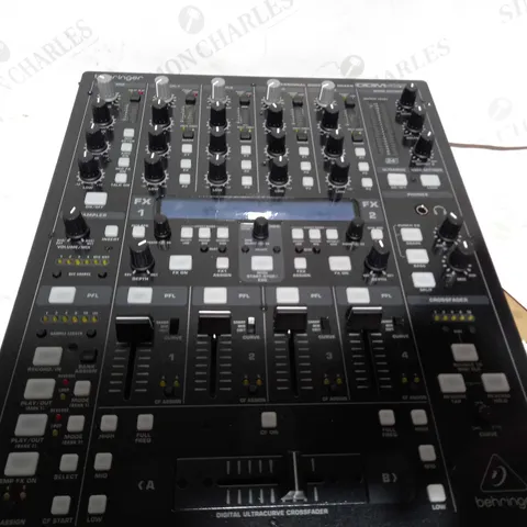 BEHRINGER DIGITAL PRO MIXER DDM4000