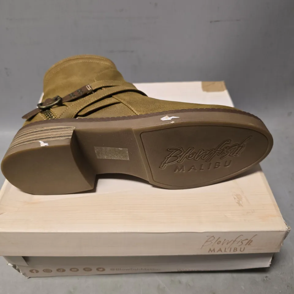 BOXED BLOWFISH MALIBU ANKLE BOOTS, RUST - UK SIZE 7