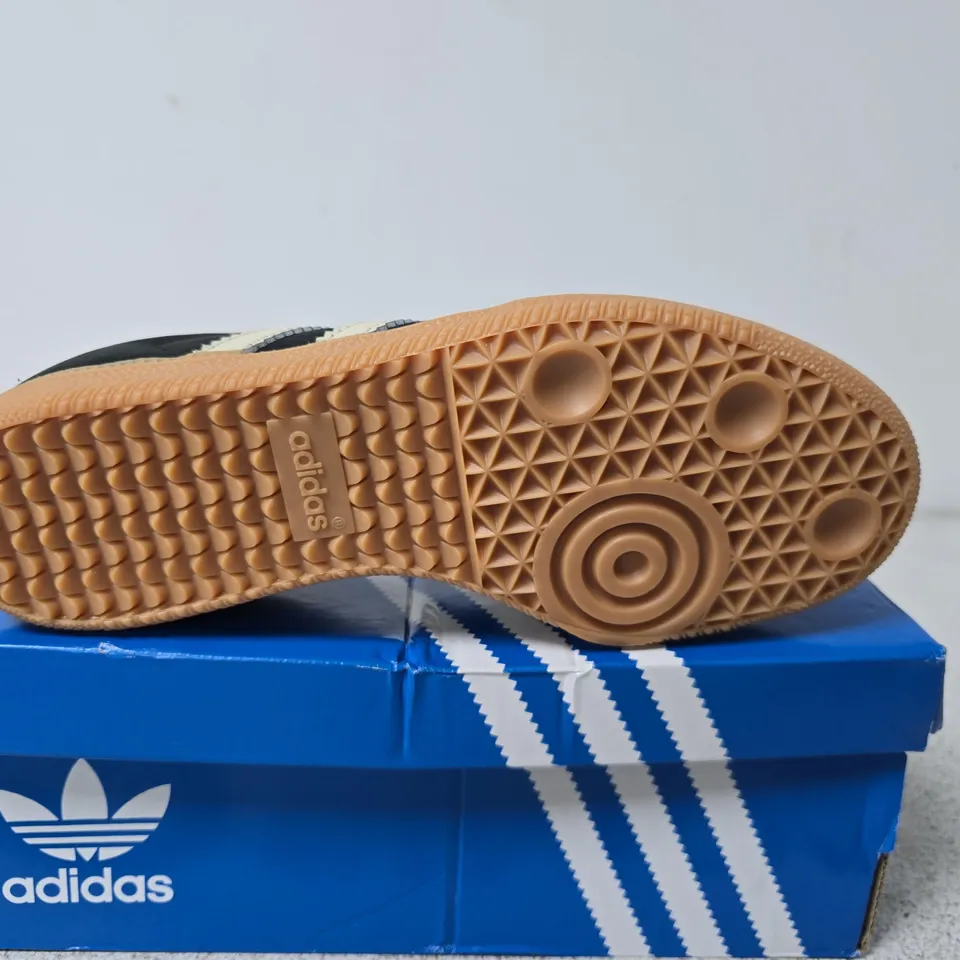 BOXED PAIR OF ADIDAS SAMBA OG W WOMEN'S TRAINERS – UK SIZE 4