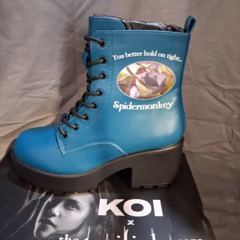 BRAND NEW BOXED KOI X THE TWILIGHT SAGA SPIDERMONKEY MILITARY TEAL BOOTS SIZE 11