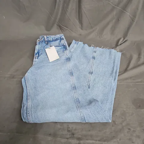 ZARA WIDE LEG JEANS IN LIGHT BLUE SIZE 4