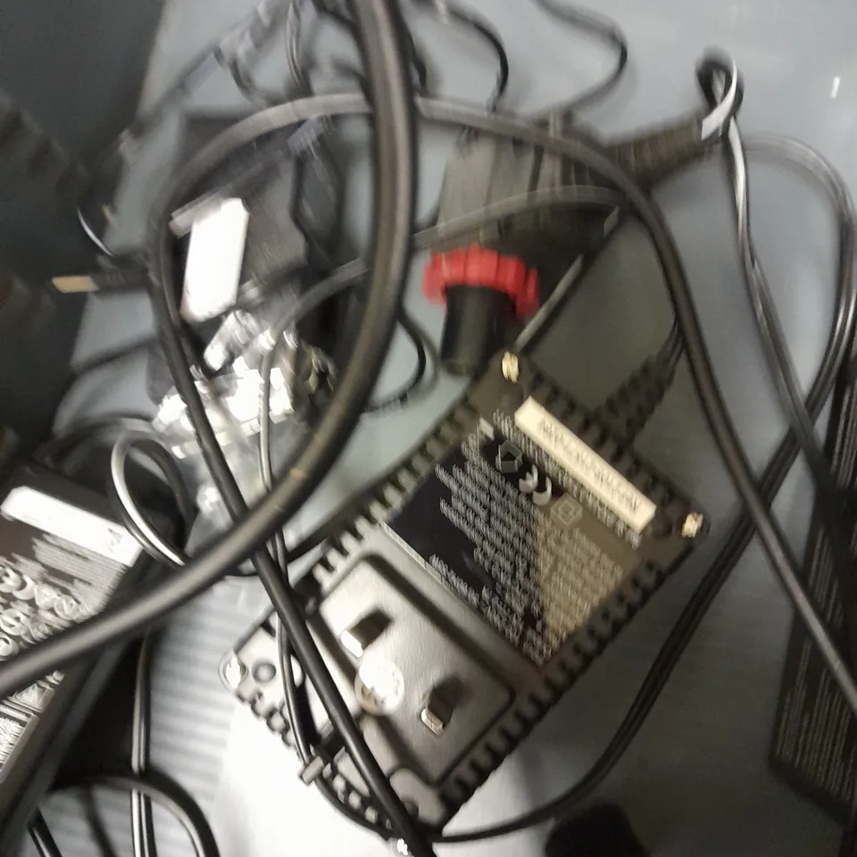 LOT OF APPROX 8 ASSORTED ELECTRICAL ITEMS TO INCLUDE SKY SET UP BOX, APPLE MAGSAFE 2 POWER ADAPTER BRAIN POWER MOTOR CONTROLLER, ETC