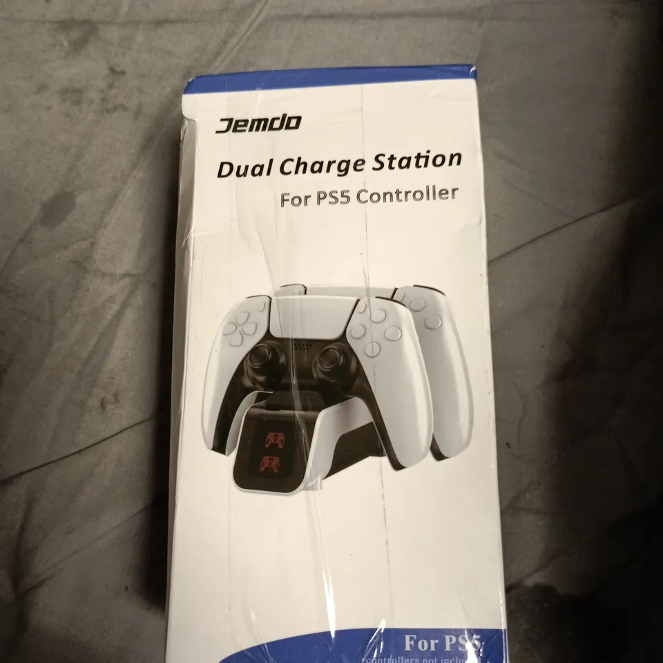 JEMDO DUAL CHARGE STATION FOR PS5 CONTROLLER