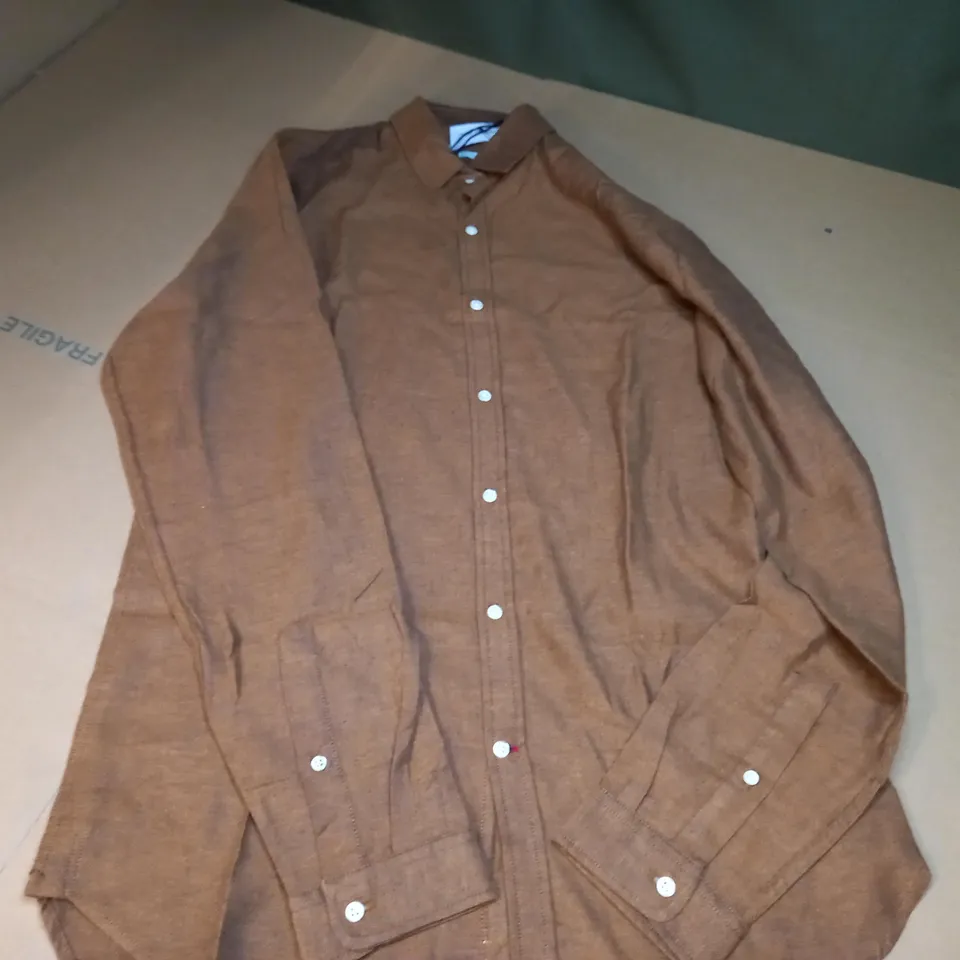 OLIVER SPENCER CLERKENWELL TAB SHIRT IN RUST BROWN - SIZE 15