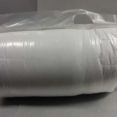 BEDDING DUVET IN WHITE - SIZE UNSPECIFIED