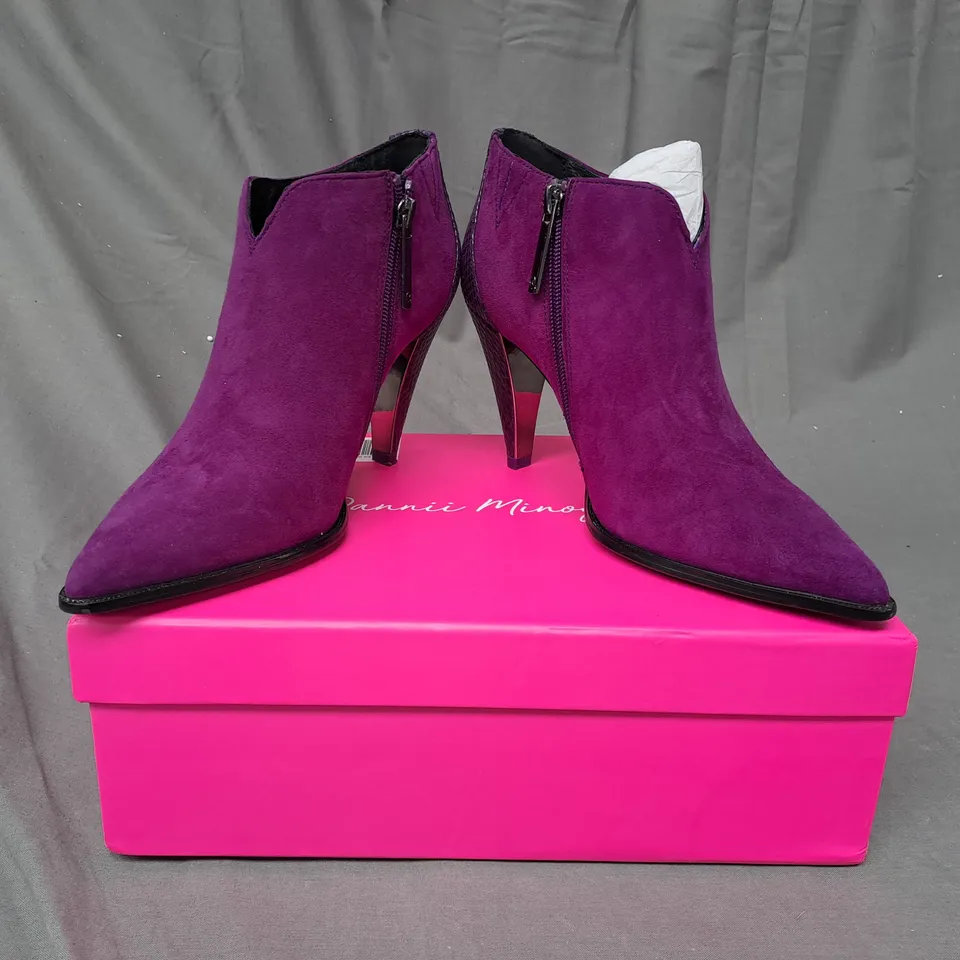 BOXED PAIR OF DANNII MINOGUE UPTOWN SUEDE BOOTS IN PURPLE UK SIZE 4