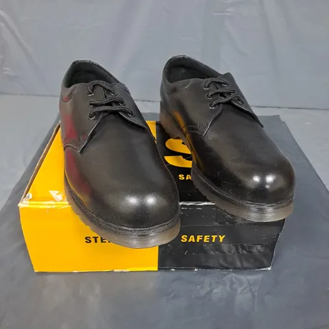 STERLING SAFETY STEEL TOE SAFETY SHOES - BLACK - SIZE 9