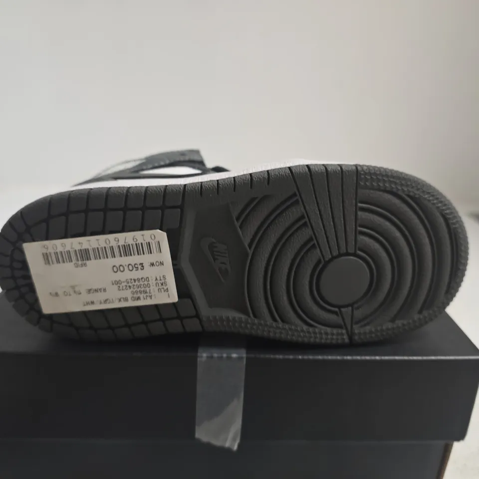 BOXED PAIR OF JORDAN 1 MID TD KIDS' SNEAKERS – BLACK/WHITE, UK 9.5
