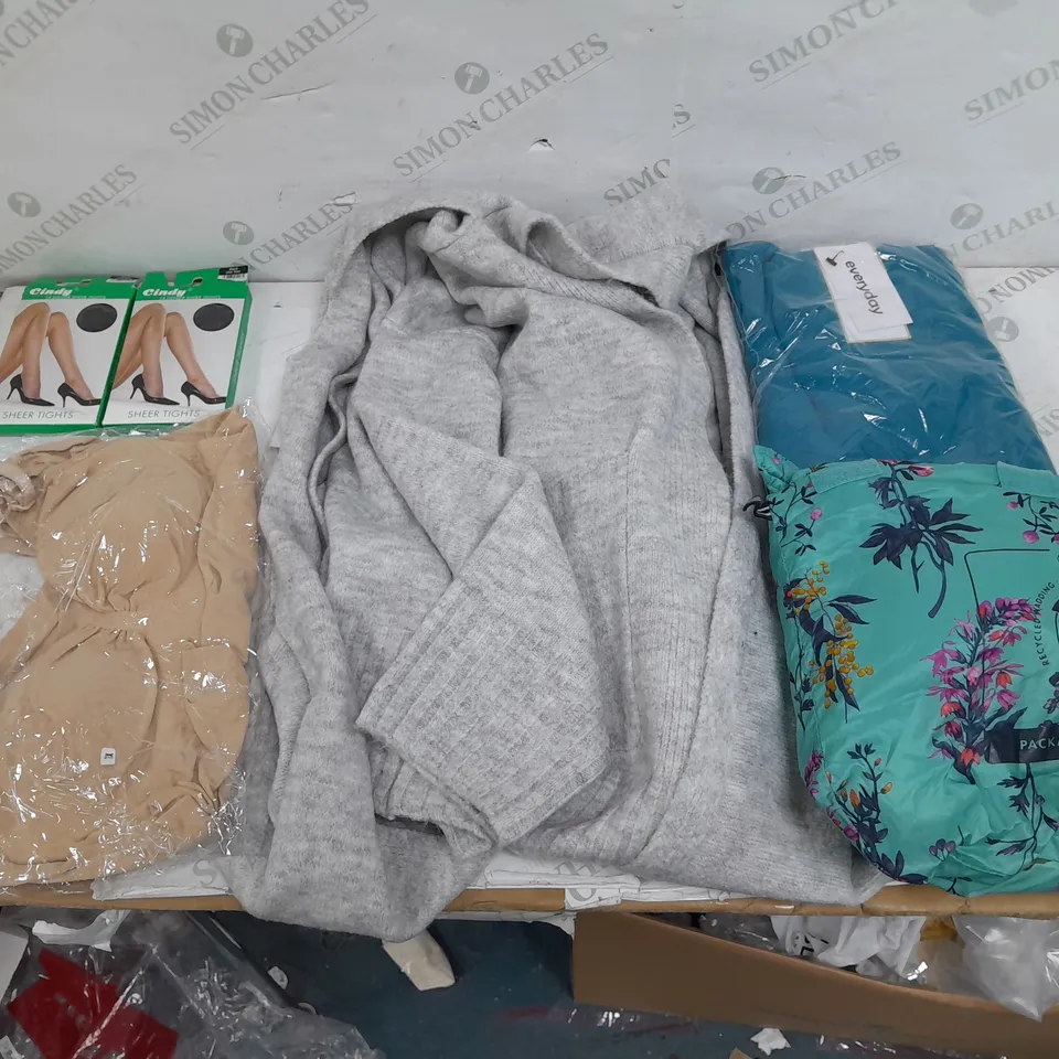 BOX OF APPROXIMATELY 18 ASSORTED ITEMS TO INCLUDE - DRESSES , JUMPERS , AND  T-SHIRTS ETC