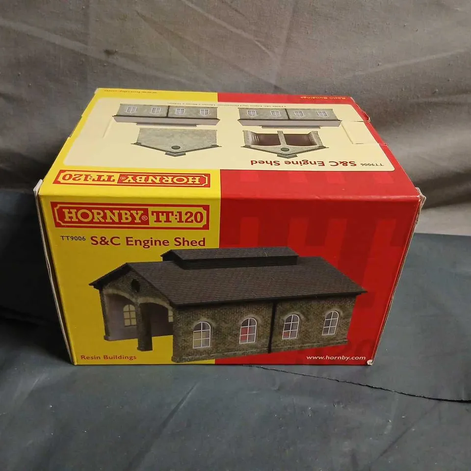 HORNBY TT120 S&C ENGINE SHED – RESIN MODEL BUILDING (BOXED)