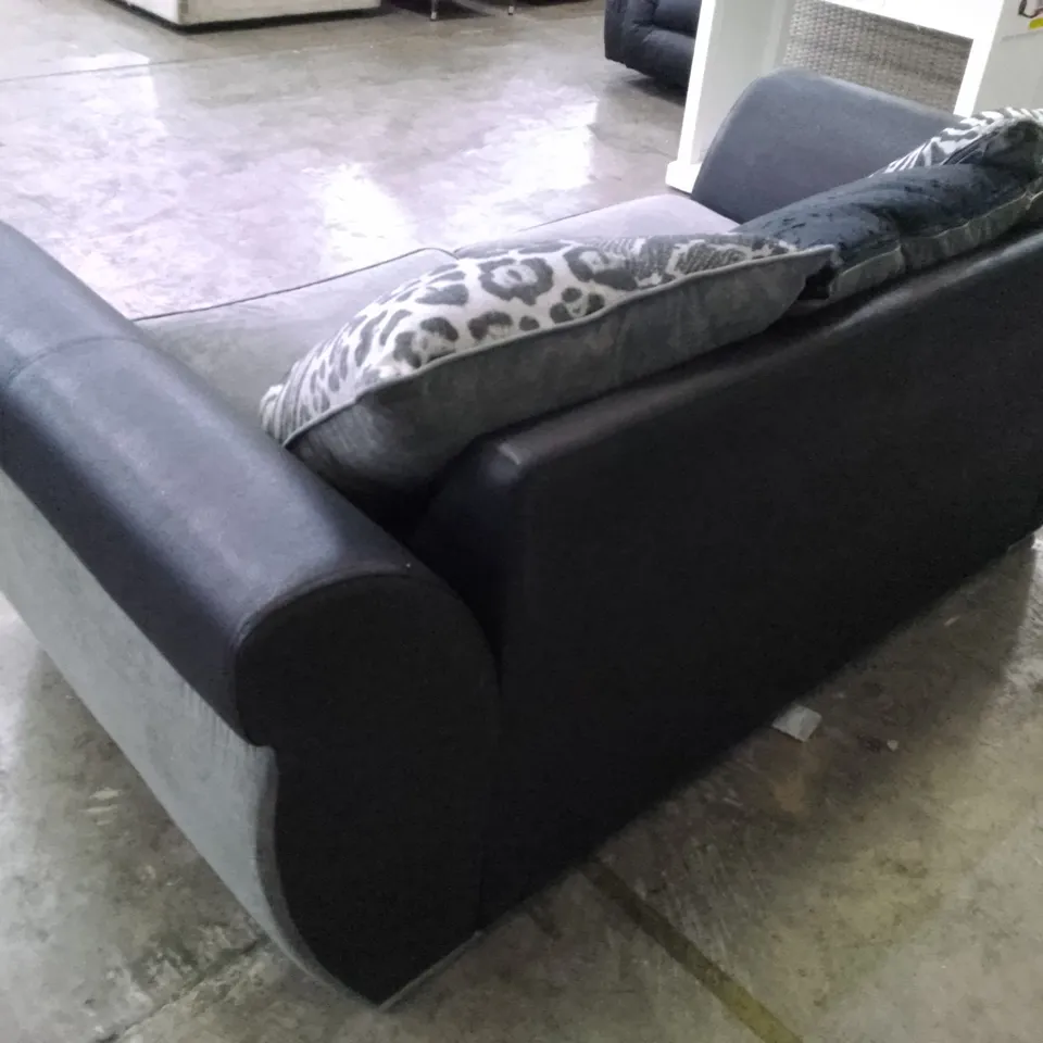 QUALITY DESIGNER 2 SEATER SOFA - GREY/BLACK FABRIC 