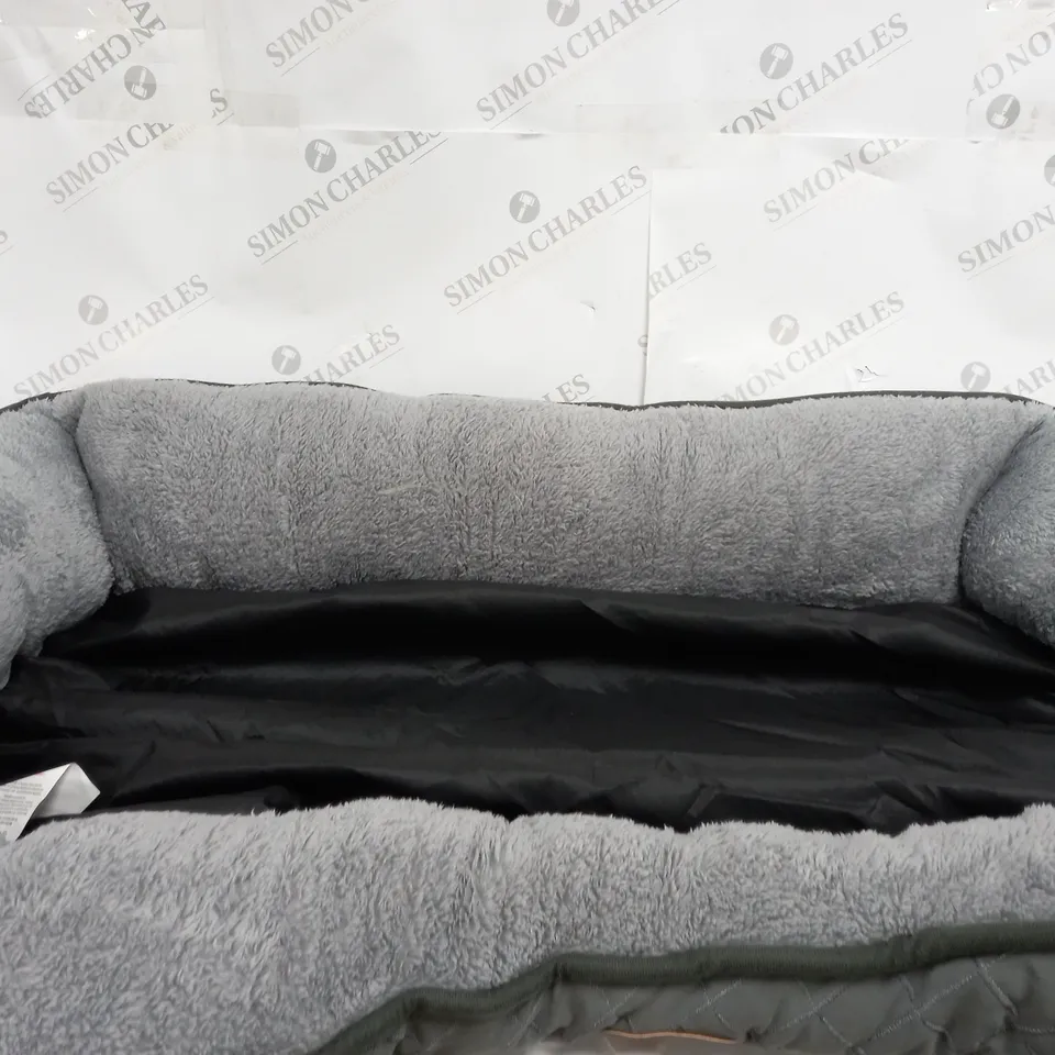 SILENT NIGHT GREY QUILTED XL PET BED