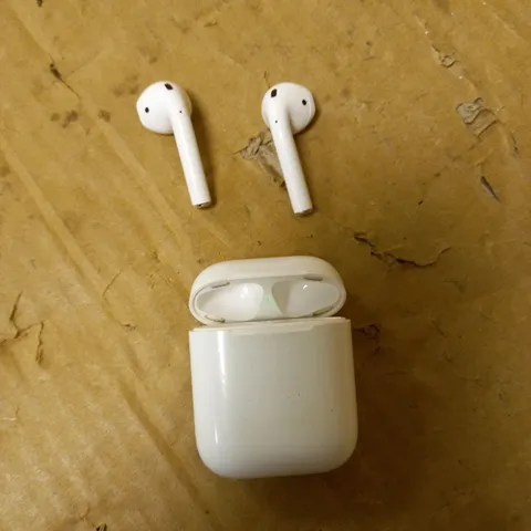 APPLE AIRPODS