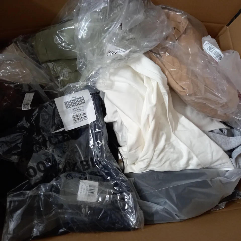 BOX OF APPROX 40 ASSORTED CLOTHING ITEMS TO INCLUDE - KUKRI - VANS - KNOCKOUT SPORTS ECT