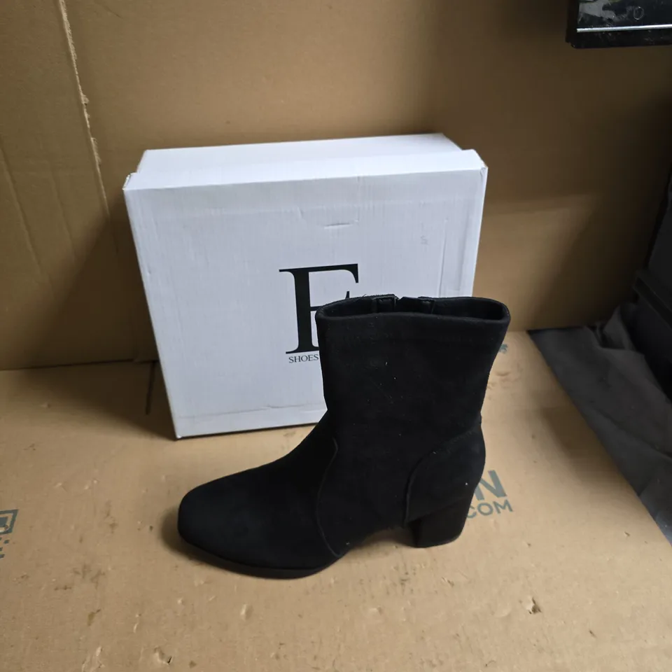 E. SHOES BY EMMA BLACK SUEDE ANKLE BOOTS - UK SIZE 7 