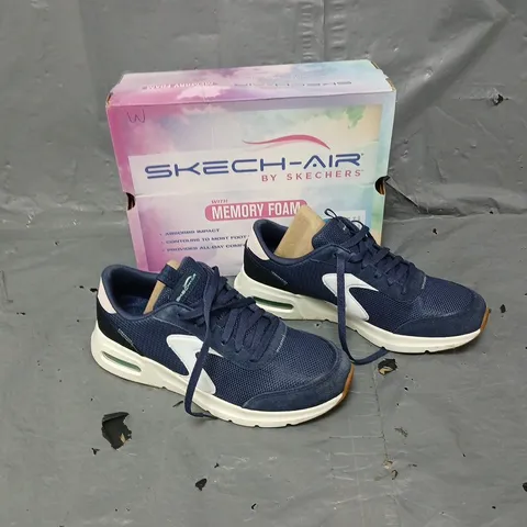 BOXED PAIR OF SKETCHERS AIR COURT TRAINER NAVY SIZE 5