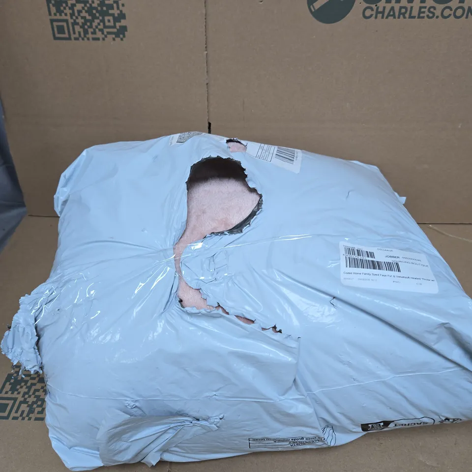 COZEE HOME FAMILY SIZED FAUX FUR & VELVETSOFT HEATED THROW 