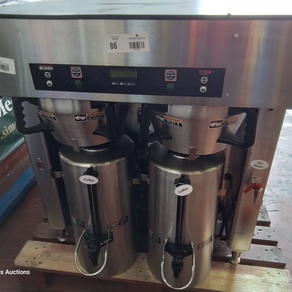 BUNN DUAL TITAN COMMERCIAL COFFEE BREWER WITH TWIN URNS
