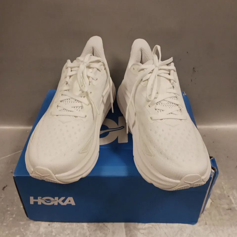 BOXED PAIR OF HOKA CLIFTON TRAINERS IN WHITE - 7.5