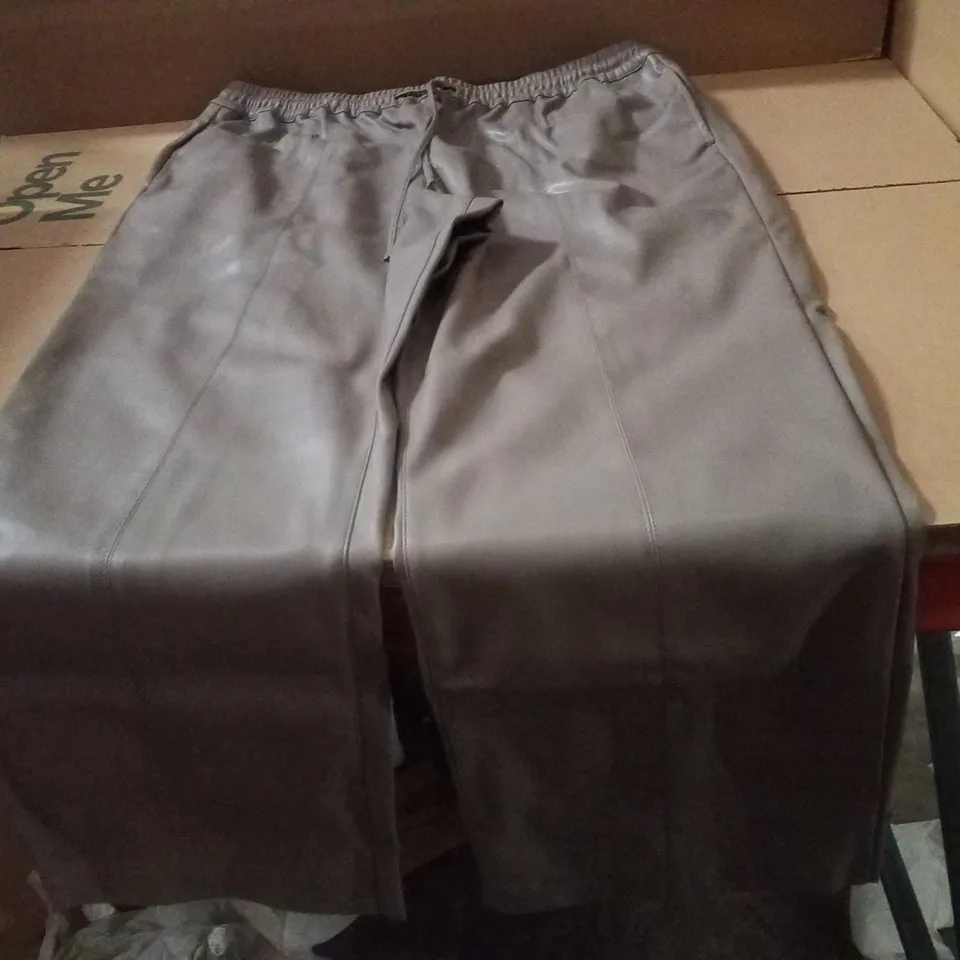BOX CONTAINING APPROXIMATELY 3 BRAND NEW JD WILLIAMS GREY PU WIDE LEG TROUSERS - SIZE 16