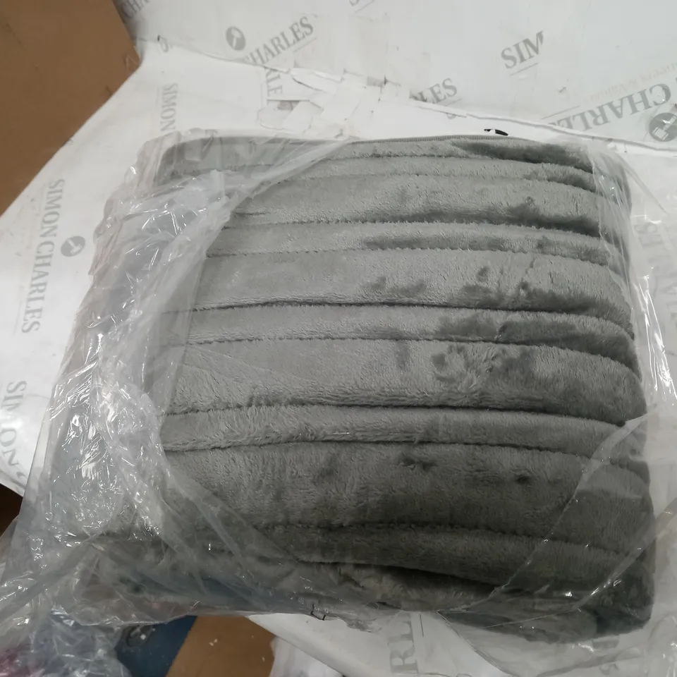 COZEE HOME OVERSIZED WRAP - SILVER / GREY