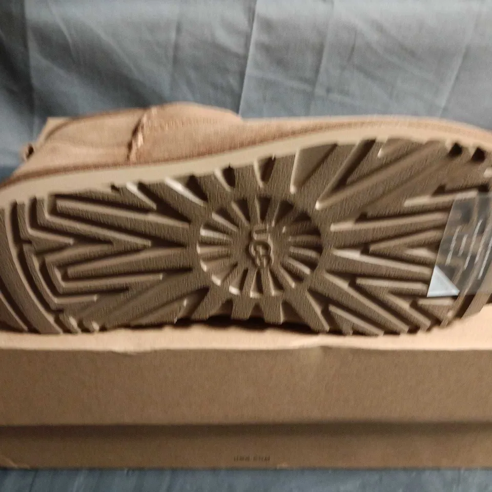 BOXED PAIRF OF UGG BROWN SUEDE ANKLE BOOTS - UK SIZE 6