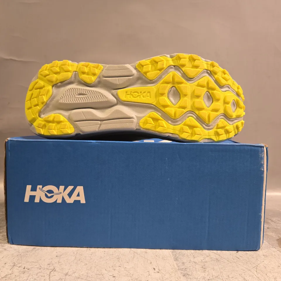 BOXED PAIR OF HOKA CHALLENGER ATR 7 TRAINERS IN SAGE/MINT/LIME SIZE UK 9
