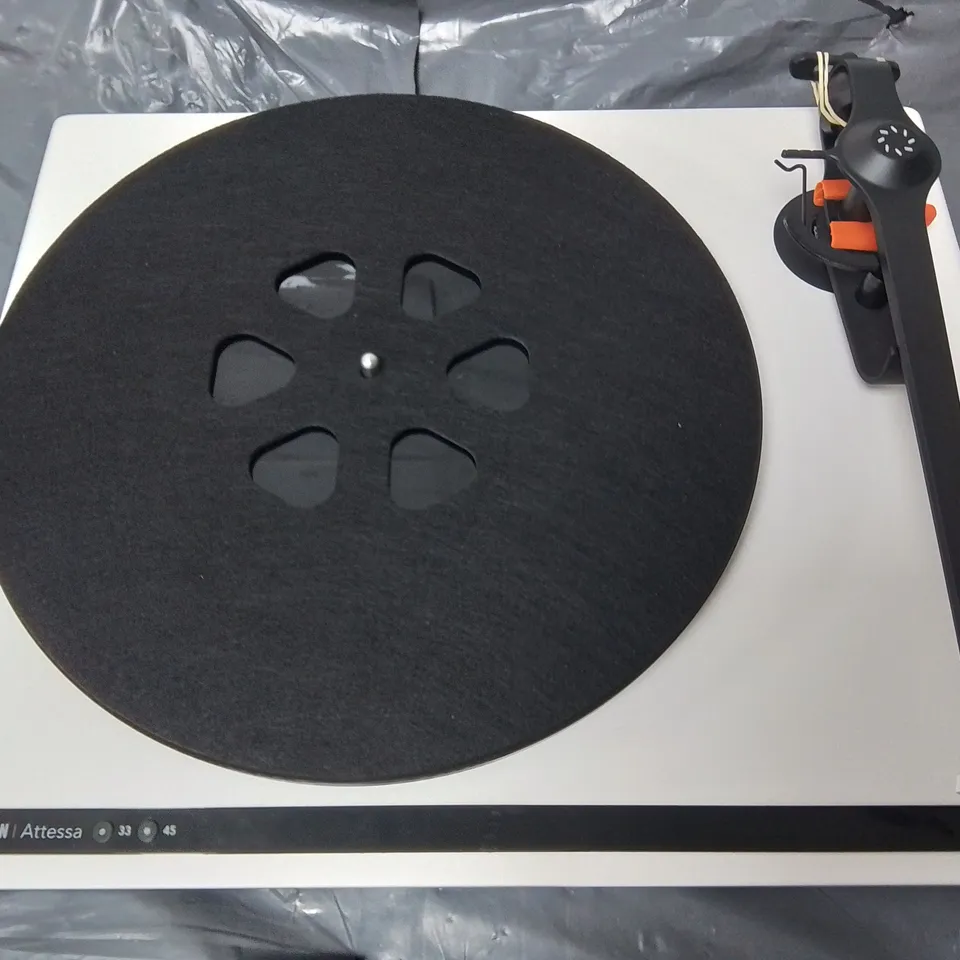 ROKSAN ATTESA TURNTABLE - WHITE