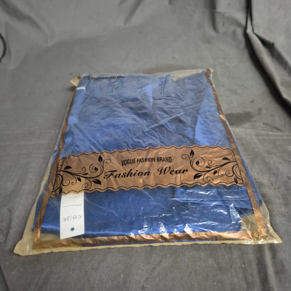 BLUE SATIN PYJAMAS WITH WHITE PIPING – SIZE M (160/84A)