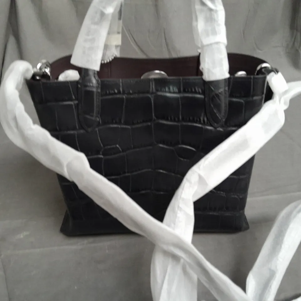 COACH BLACK HANDBAG 
