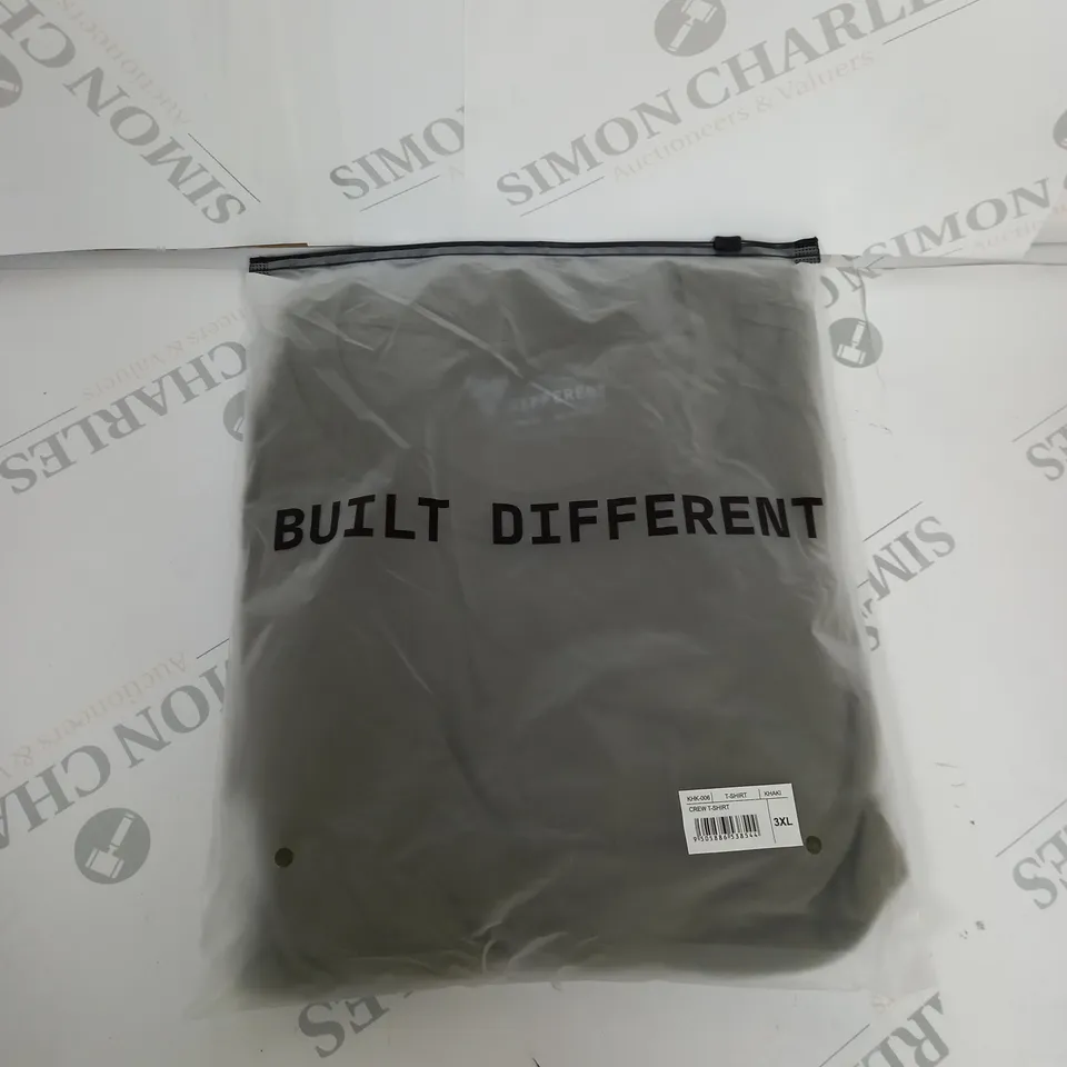 BAGGED BUILT DIFFERENT CREW T-SHIRT SIZE 3XL
