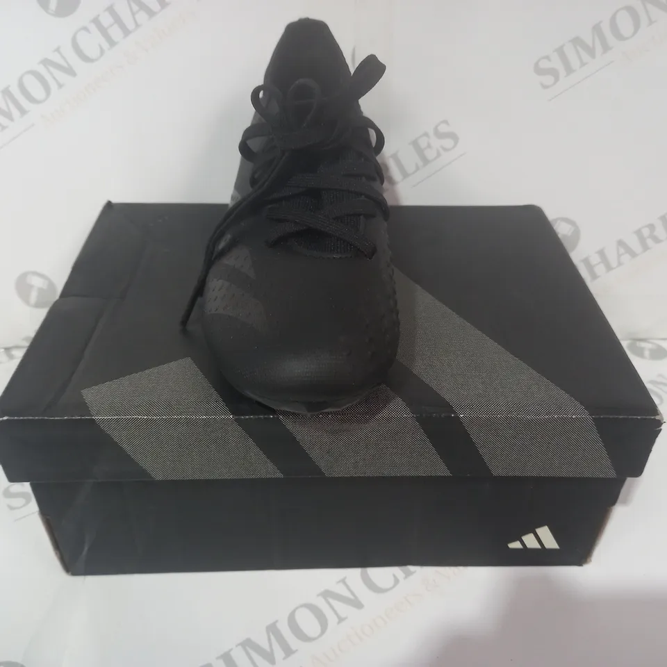 BOXED PAIR OF ADIDAS PREDATOR ACCURACY 3 KIDS FOOTBALL BOOTS IN BLACK UK SIZE 11.5