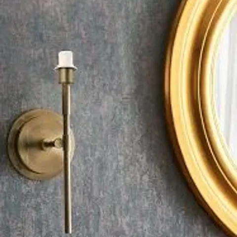 BOXED RENNES 1LT WALL BRASS