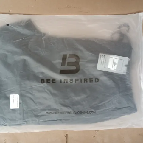 BAGGED BEE INSPIRED RIVERO CARGO PANTS IN DARK NAVY SIZE 34/32