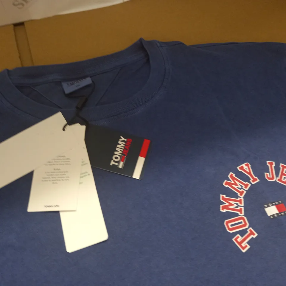 TOMMY JEANS COLLEGE T-SHIRT - XXL
